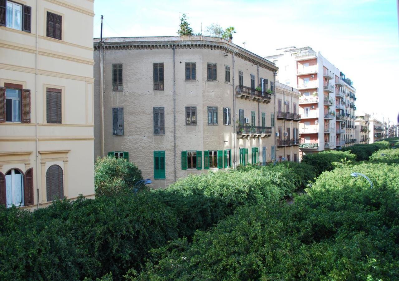 A Casa Di Amici Vandrarhem Palermo Exteriör bild